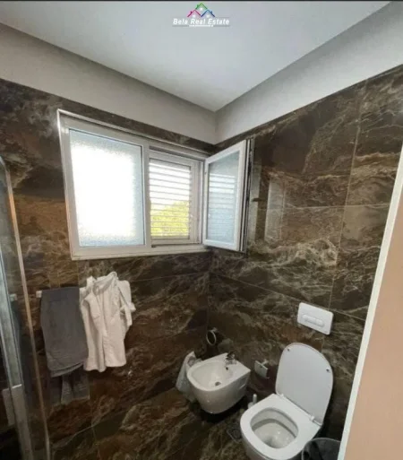 Tirane, shes apartament 1+1+Ballkon Kati 4, 72 m² 142.000 € (kopshti zoologjik)