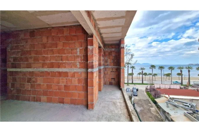 Vlore, shitet apartament 1+1+Ballkon Kati 3, 89 m² (Lungomare)