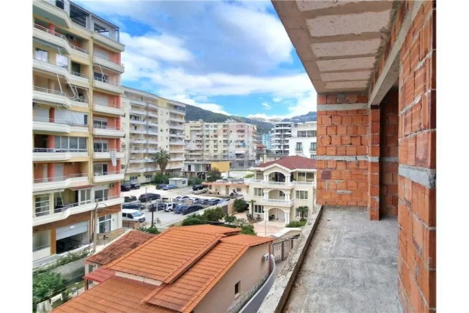Vlore, shitet apartament 1+1+Ballkon Kati 3, 89 m² (Lungomare)