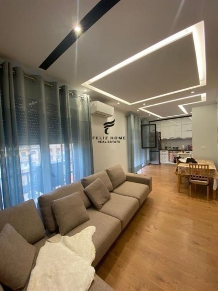 Tirane, jepet me qera apartament 1+1+Ballkon Kati 5, 50 m² 600 € (ZOGU I ZI)