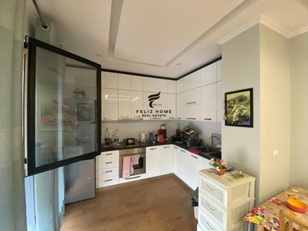 Tirane, jepet me qera apartament 1+1+Ballkon Kati 5, 50 m² 600 € (ZOGU I ZI)