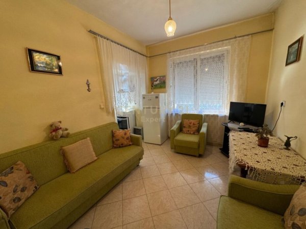 Tirane, jepet me qera apartament 2+1+Ballkon Kati 5, 58 m² 500 € (Sheshi Willson)
