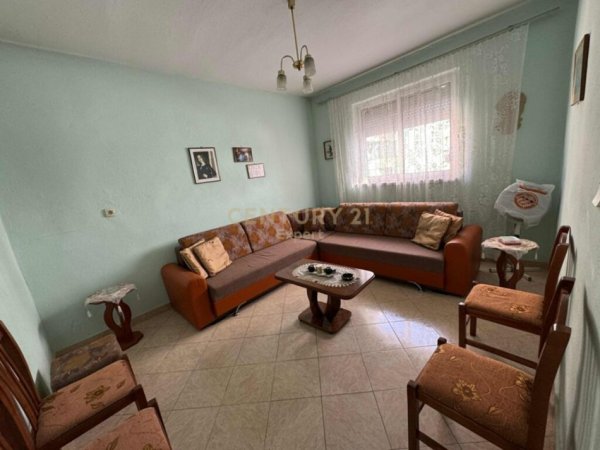 Tirane, jepet me qera apartament 2+1+Ballkon Kati 5, 58 m² 500 € (Sheshi Willson)