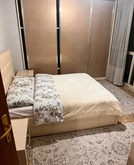 Tirane, jepet me qera apartament 2+1+Ballkon Kati 2, 107 m² 550 € (Don Bosko tek Vizion Plus)
