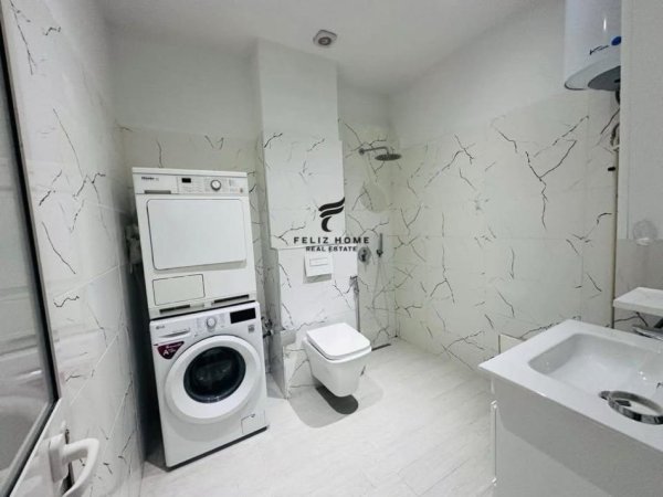 Tirane, jepet me qera garsonier 1+1 Kati 2, 30 m² 470 € (RRUGA E BARRIKADAVE)