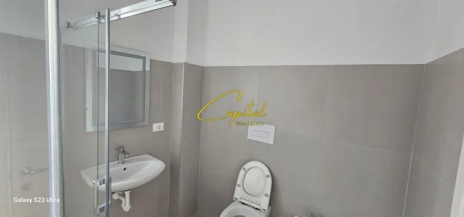 Tirane, jepet me qera zyre Kati 3, 104 m² 625 € (ASTIR)