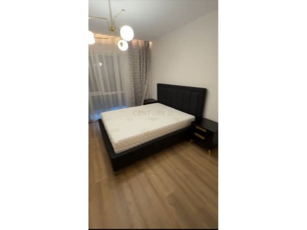 Tirane, jepet me qera apartament 2+1+Aneks+Ballkon Kati 6, 111 m² 900 € (Xhamlliku)