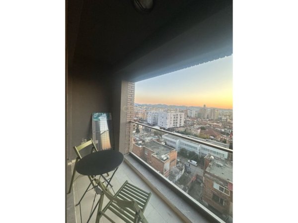 Tirane, jepet me qera apartament 2+1+Aneks+Ballkon Kati 6, 111 m² 900 € (Xhamlliku)