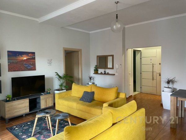 Tirane, jepet me qera apartament 2+1+Aneks+Ballkon Kati 5, 105 m² 800 € (Delijorgji)