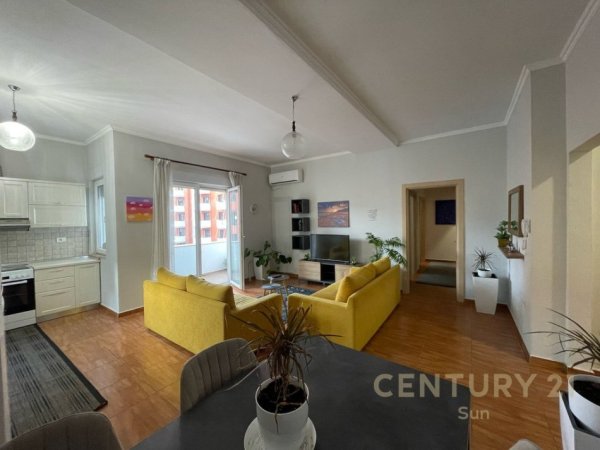Tirane, jepet me qera apartament 2+1+Aneks+Ballkon Kati 5, 105 m² 800 € (Delijorgji)