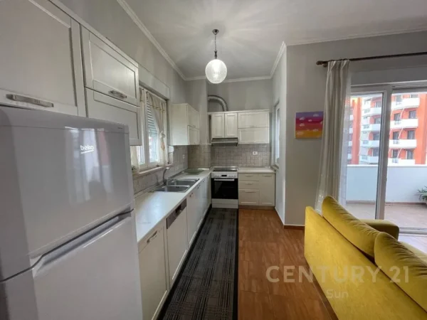 Tirane, jepet me qera apartament 2+1+Aneks+Ballkon Kati 5, 105 m² 800 € (Delijorgji)