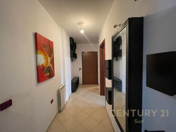 Tirane, jepet me qera apartament 2+1+Aneks+Ballkon Kati 4, 115 m² 800 € (Komuna e parisit)