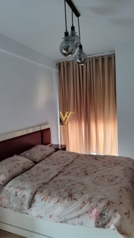 Tirane, jepet me qera apartament 2+1+Ballkon Kati 7, 500 m² 500 € (ALI DEMI)