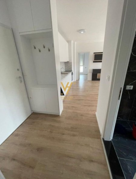 Tirane, jepet me qera apartament 2+1+Ballkon Kati 7, 500 m² 500 € (ALI DEMI)