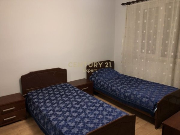 Tirane, jepet me qera apartament 1+1+Aneks+Ballkon Kati 2, 68 m² 630 € (Myslym Shyri)