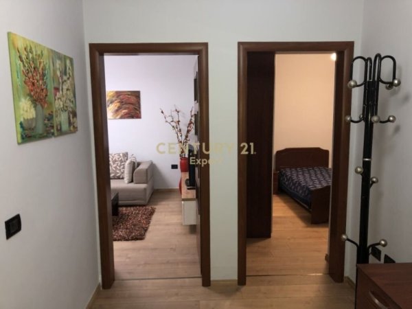 Tirane, jepet me qera apartament 1+1+Aneks+Ballkon Kati 2, 68 m² 630 € (Myslym Shyri)