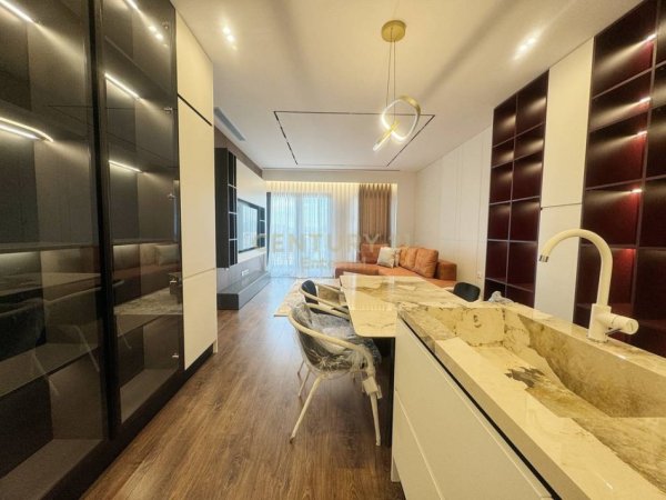 Tirane, jepet me qera apartament 3+1+Aneks+Ballkon Kati 14, 160 m² 2.500 € (Garden Building)