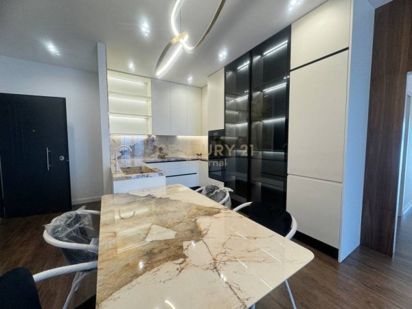 Tirane, jepet me qera apartament 3+1+Aneks+Ballkon Kati 14, 160 m² 2.500 € (Garden Building)