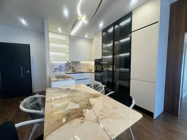 Tirane, jepet me qera apartament 3+1+Aneks+Ballkon Kati 14, 160 m² 2.500 € (Garden Building)