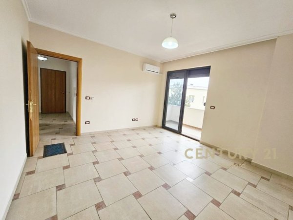 Tirane, jepet me qera zyre Kati 4, 132 m² 1.100 € (Qender)