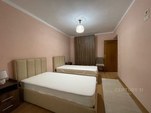 Tirane, jepet me qera apartament 2+1+Aneks+Ballkon Kati 2, 113 m² 650 € (Brryli)