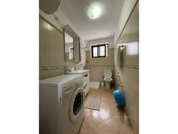 Tirane, jepet me qera apartament 2+1+Aneks+Ballkon Kati 2, 113 m² 650 € (Brryli)