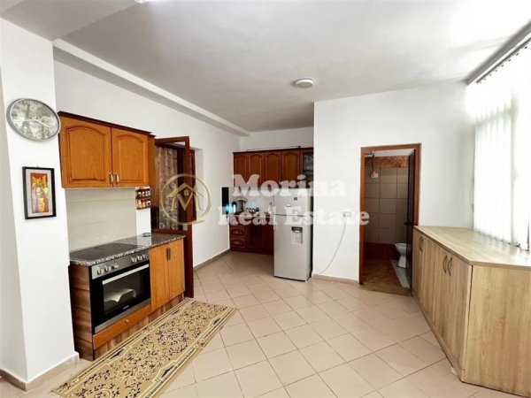 Tirane, jepet me qera apartament 2+1 Kati 1, 85 m² 320 € (Yzberisht)
