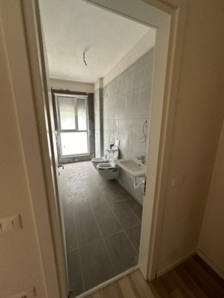 Tirane, jepet me qera apartament 2+1+Aneks+Ballkon Kati 1, 100 m² 500 € (DON BOSKO)