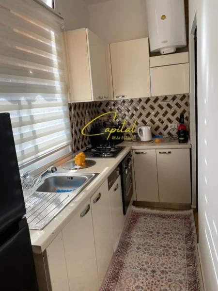Tirane, jepet me qera apartament 2+1 Kati 8, 70 m² 850 € (QENDER)
