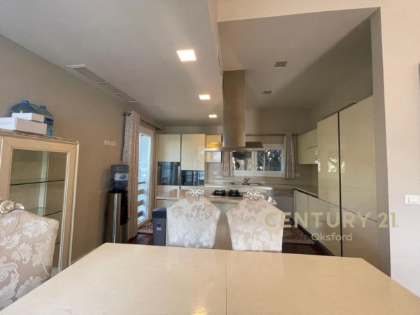 Tirane, jepet me qera Vile 2 Katshe Kati 2, 584 m² 3.150 € (Teg)
