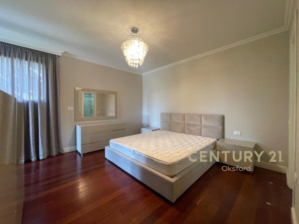 Tirane, jepet me qera Vile 2 Katshe Kati 2, 584 m² 3.150 € (Teg)