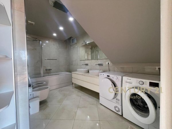 Tirane, jepet me qera Vile 2 Katshe Kati 2, 584 m² 3.150 € (Teg)
