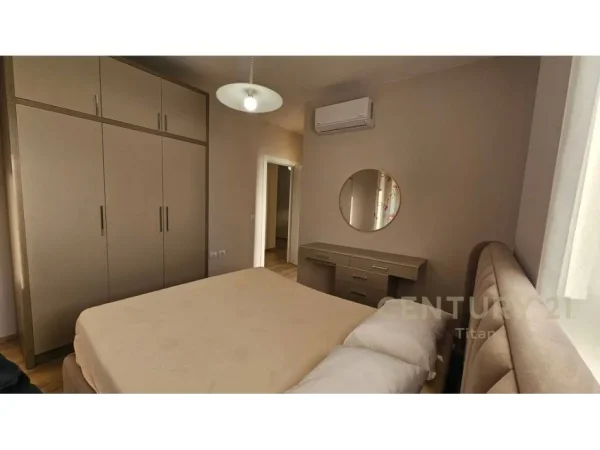 Tirane, jepet me qera apartament 2+1+Aneks+Ballkon Kati 2, 101 m² 700 € (Don Bosko)