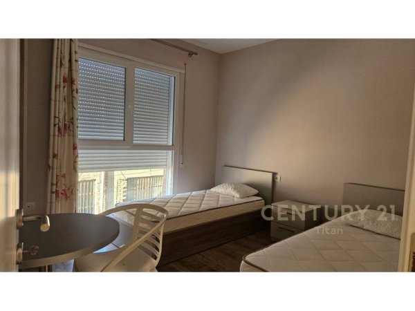 Tirane, jepet me qera apartament 2+1+Aneks+Ballkon Kati 2, 101 m² 700 € (Don Bosko)