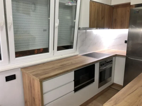 Tirane, jepet me qera apartament 1+1 Kati 2, 65 m² 650 € (myslym shyri)