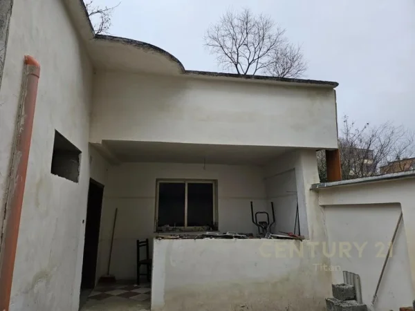 Tirane, shes Vile 1 Katshe Kati 1, 198 m² 240.000 € (Shkolla Andon Zako Cajupi)