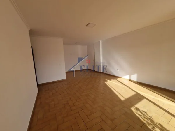 Tirane, jepet me qera zyre Kati 12, 157 m² 2.100 € (Ish Blloku)
