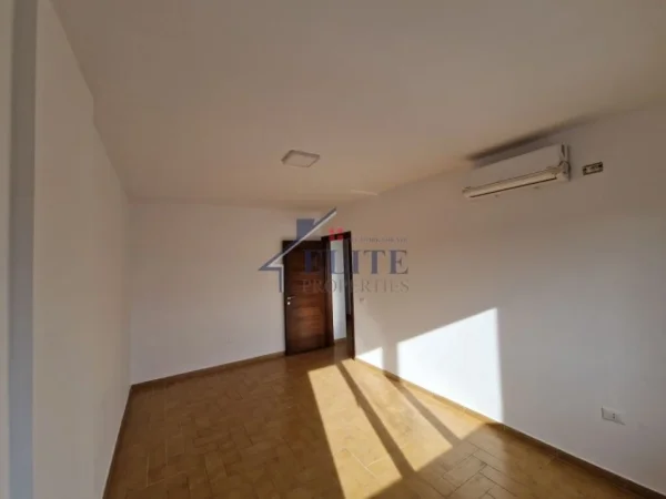 Tirane, jepet me qera zyre Kati 12, 157 m² 2.100 € (Ish Blloku)