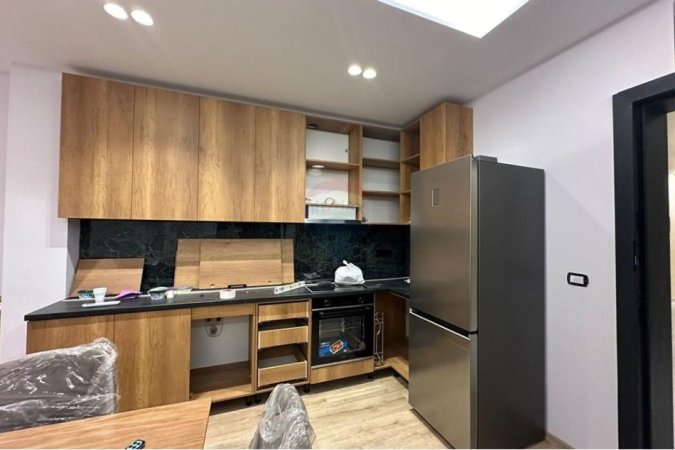 Tirane, shitet apartament 2+1+Ballkon , 92 m² 230.000 € 