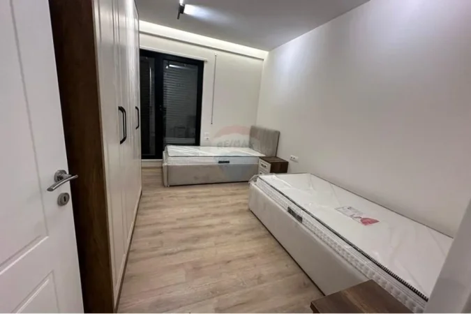 Tirane, shitet apartament 2+1+Ballkon , 92 m² 230.000 € 