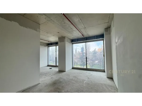 Tirane, jepet me qera zyre Kati 2, 77 m² 3.500 € (Downtown)