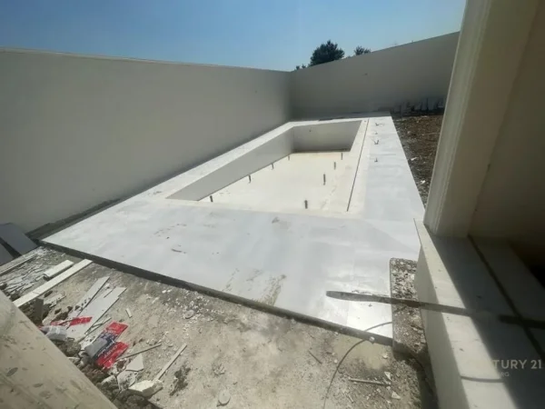Tirane, shes Vile 2 Katshe Kati 2, 914 m² 680.000 € (MJULL BATHORE)