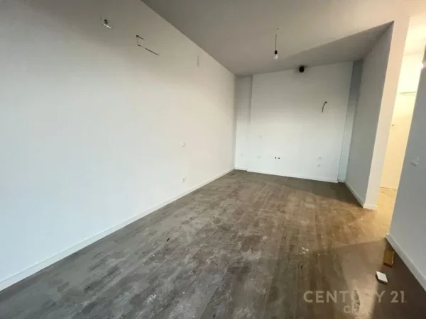 Tirane, jepet me qera zyre Kati 6, 70 m² 1.000 € (ALTANA)