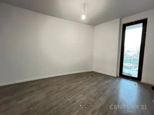 Tirane, jepet me qera zyre Kati 6, 70 m² 1.000 € (ALTANA)