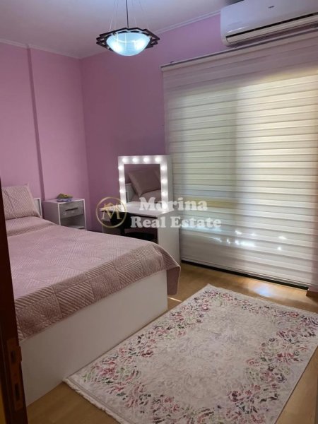 Tirane, jepet me qera 2+1 Kati 8, 80 m² 850 € (Qender)
