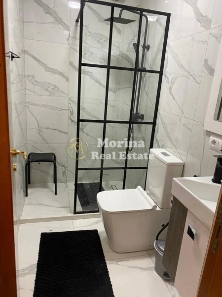 Tirane, jepet me qera 2+1 Kati 8, 80 m² 850 € (Qender)