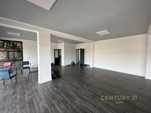 Tirane, jepet me qera zyre Kati 2, 107 m² 1.000 € (Rruga e Dibres)