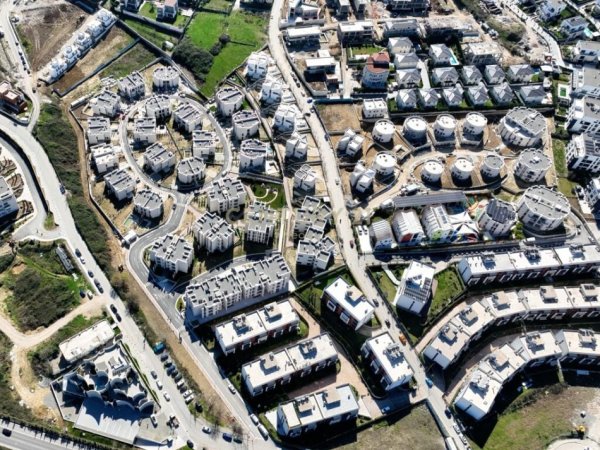 Tirane, jepet me qera Vile 3 Katshe Kati 3, 286 m² (Rezidenca Green Valley)