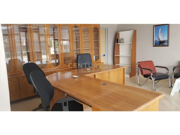 Tirane, shes ambjent biznesi , 2.626 m² 550.000 € (AUTOSTRADA TIRANE-DURRES)