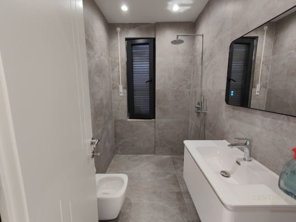 Tirane, shes apartament 2+1+Aneks+Ballkon Kati 2, 95 m² 240.000 € (Kodra e Diellit)
